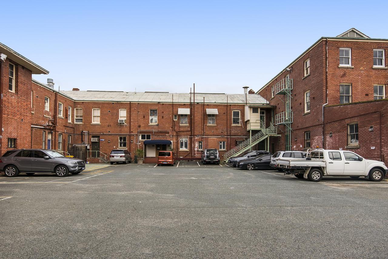 Ostello The Old Swan Barracks Perth Esterno foto
