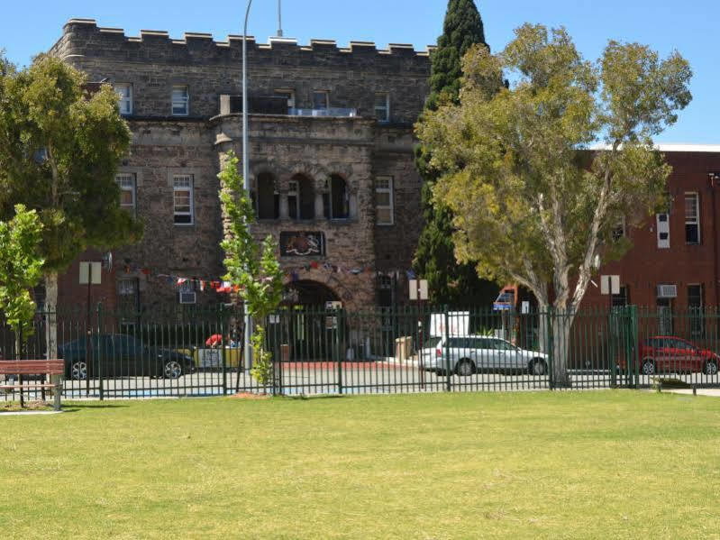 Ostello The Old Swan Barracks Perth Esterno foto